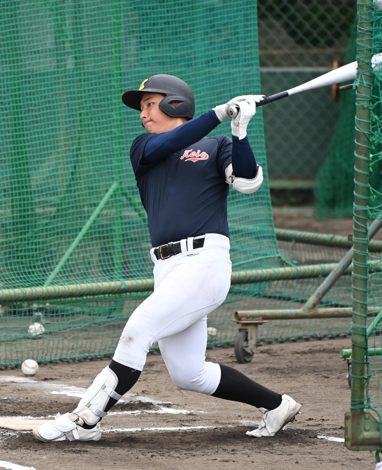 バッティング練習をする慶応・清原（撮影・石井愛子）