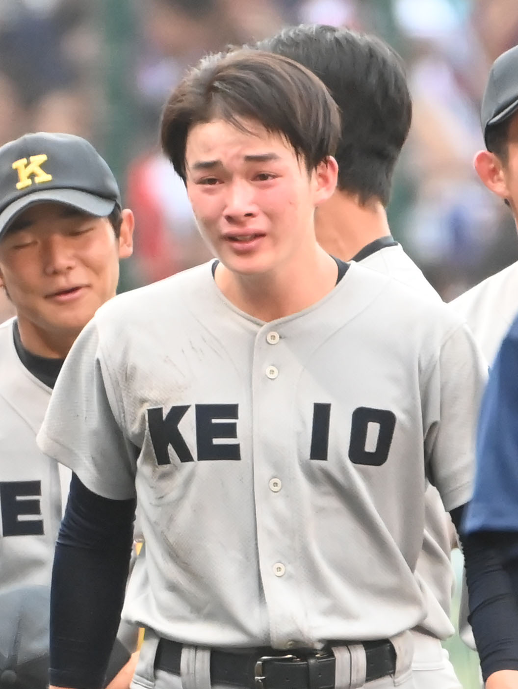 仙台育英に勝利し涙を流す慶応・丸田湊斗（撮影・石井愛子）