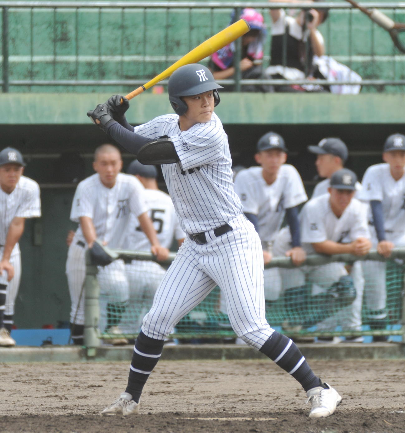 4回に左越え本塁打を放つ常葉大菊川・小沢　