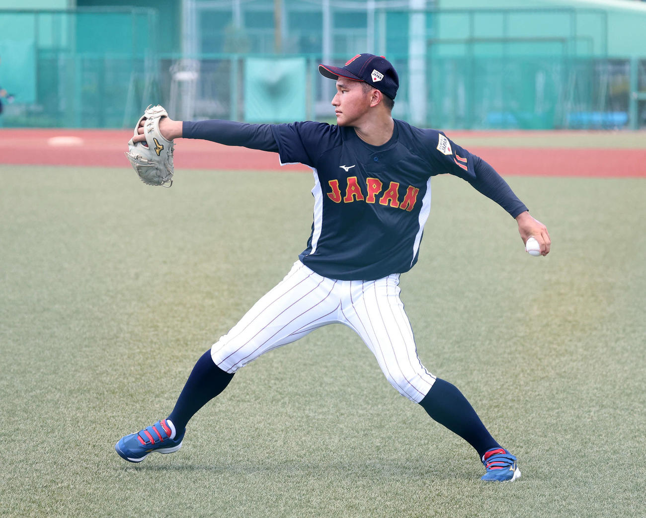 キャッチボールするU18日本代表・武田（撮影・鈴木正人）