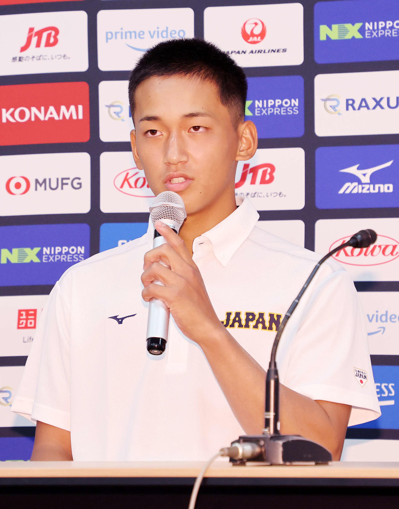 記者会見に臨むU18日本代表・前田（撮影・鈴木正人）