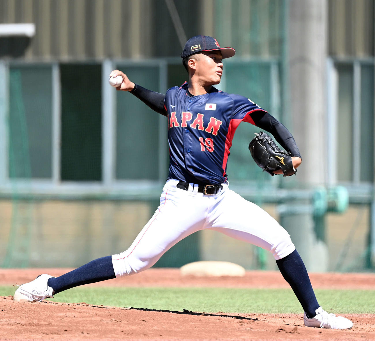 U18日本代表対早大　2回を投げ無失点に抑えたU18日本代表の先発森（撮影・たえ見朱実）