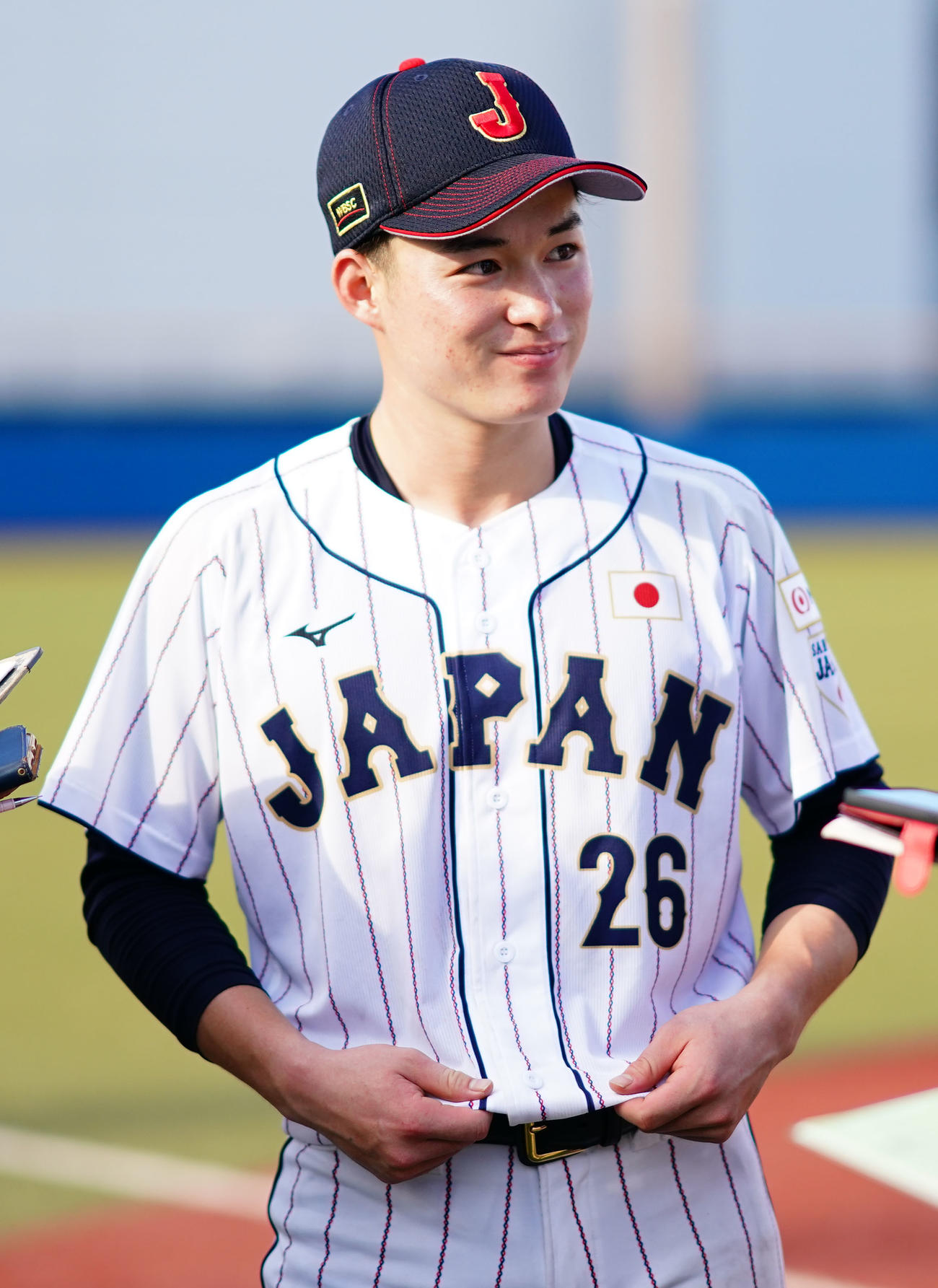 駒大対U18日本代表　試合を終え笑顔を見せるU18日本代表・丸田（撮影・横山健太）