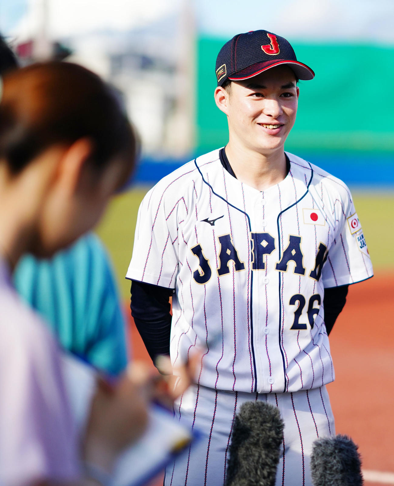 駒大対U18日本代表　試合を終え笑顔を見せるU18日本代表・丸田（撮影・横山健太）