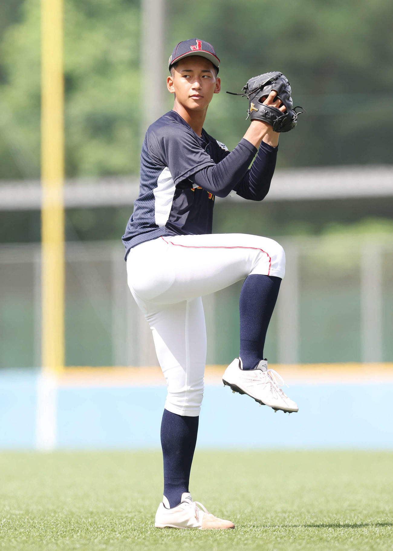 キャッチボールするU18日本代表・前田（撮影・宮地輝）