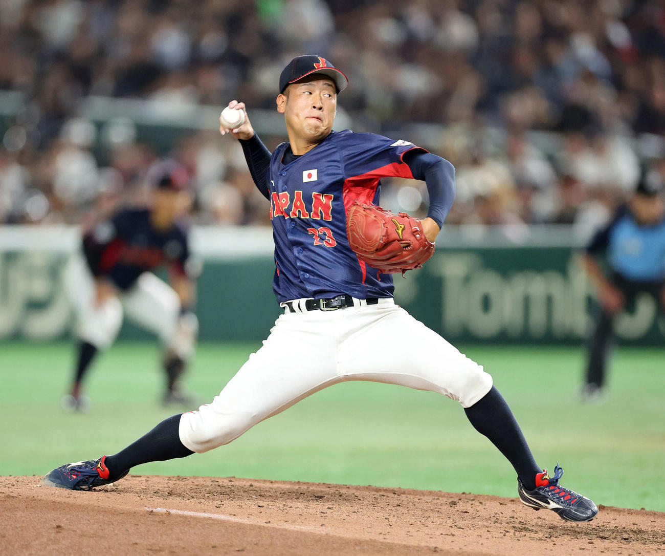 高校日本代表対大学日本代表　力投する大学日本代表4番手の上田大（撮影・鈴木正人）