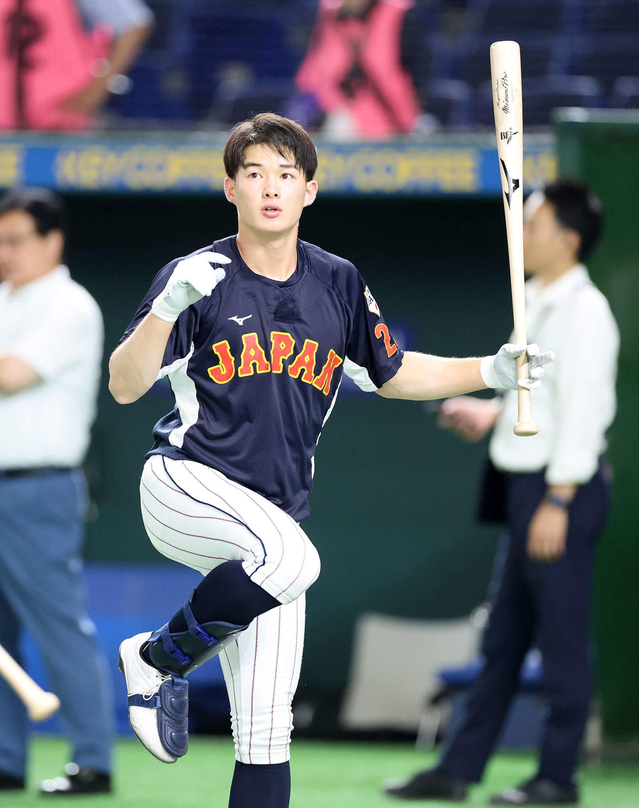 打撃練習する高校日本代表・丸田（撮影・鈴木正人）