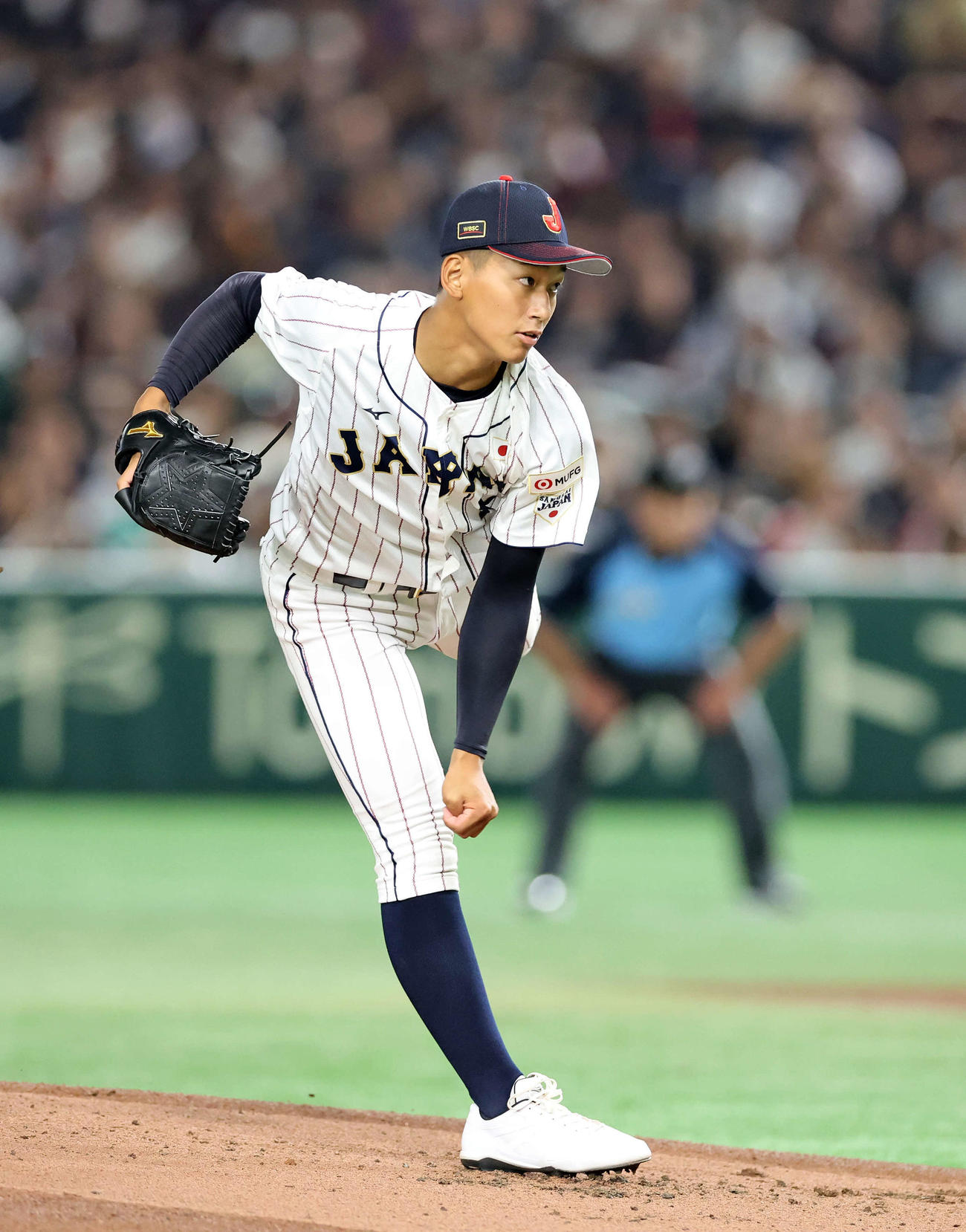 高校日本代表対大学日本代表　力投する高校日本代表先発の前田（撮影・鈴木正人）