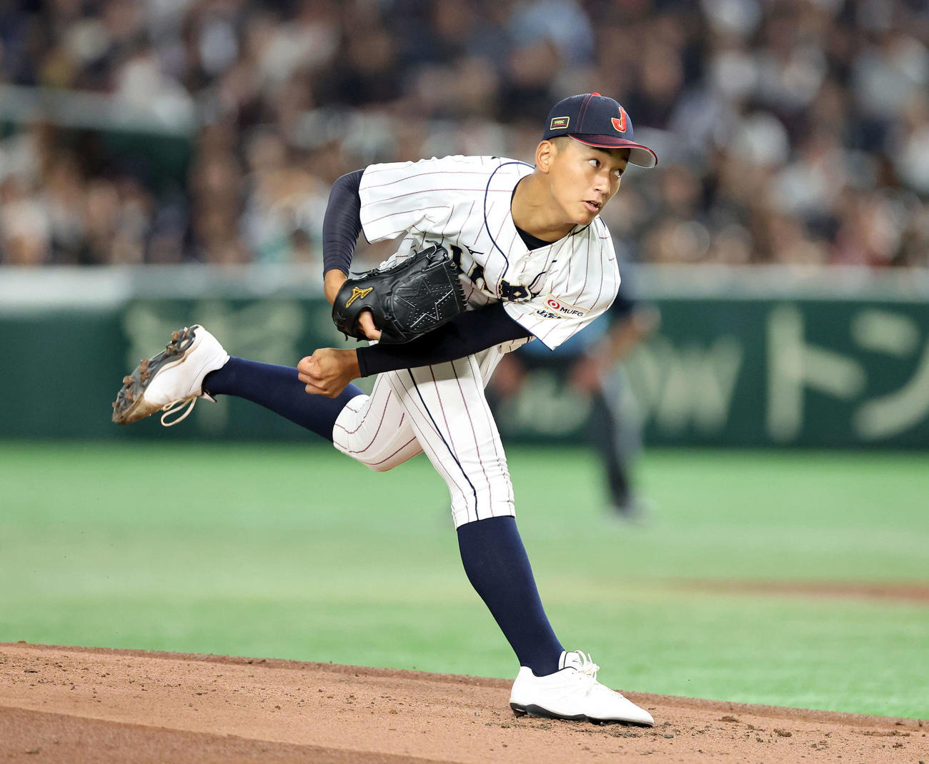 高校日本代表対大学日本代表　力投する高校日本代表先発の前田（撮影・鈴木正人）