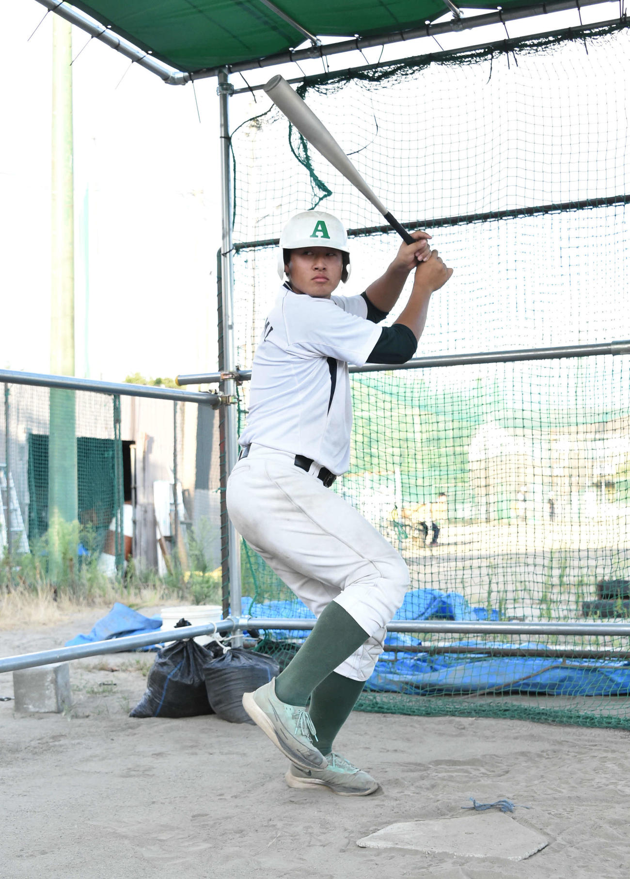 持ち前の長打力で新発田農の打線をけん引する池上