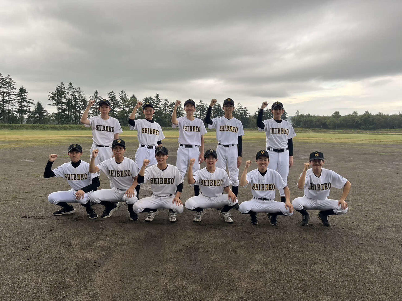 夏に続き単独チームで秋の地区予選に挑む標茶の選手たち（学校提供）