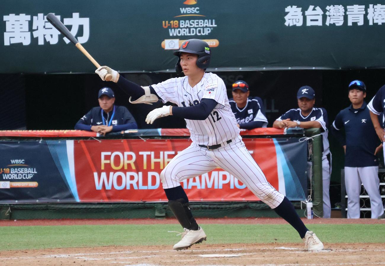 2回、二ゴロで追加点を奪った尾形（撮影・柏原誠）