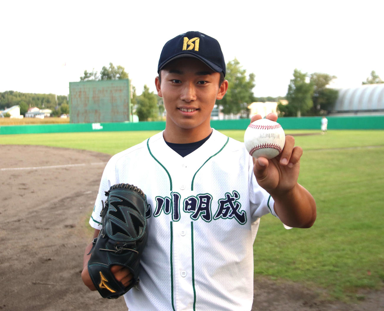 プロ志望届を提出した旭川明成・千葉（撮影・山崎純一）