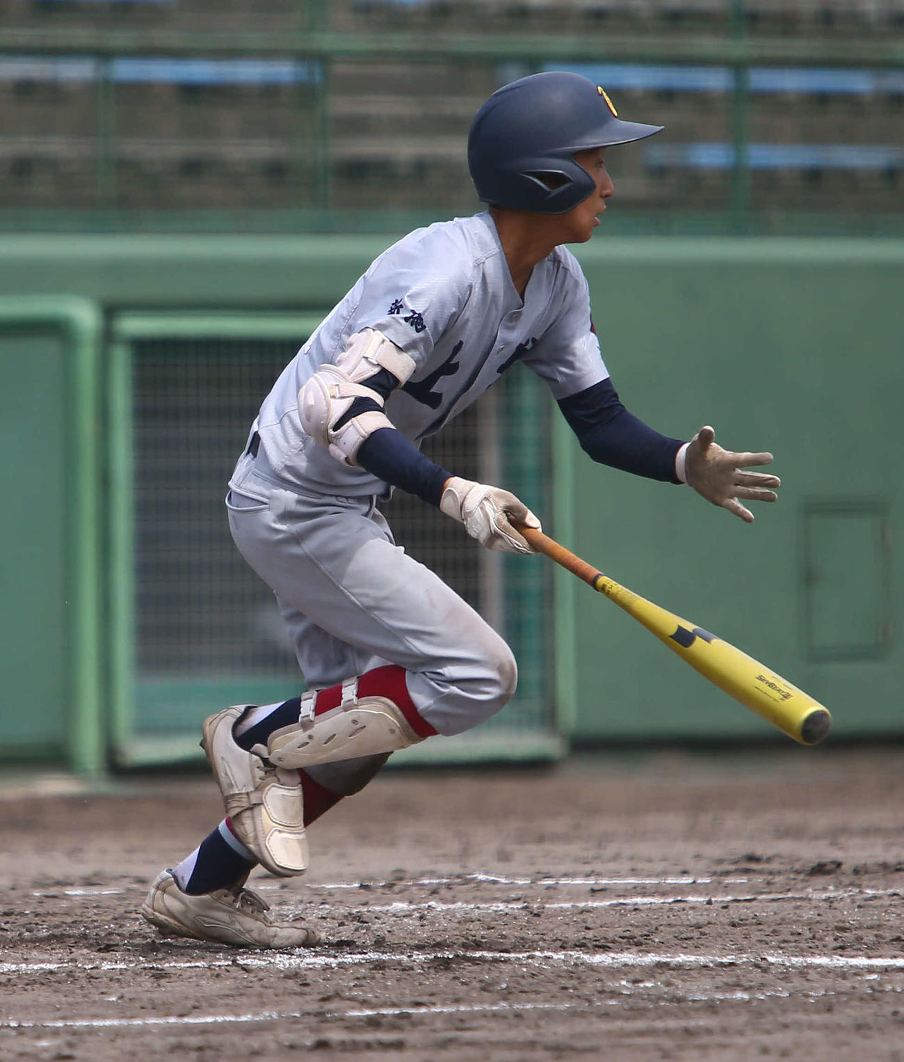 7－8の4回2死一、二塁で、宮沢の中前適時打は失策を誘い、走者2人をかえして逆転