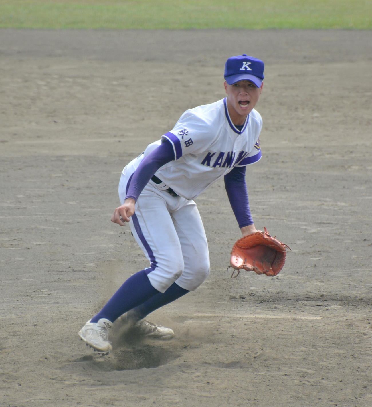 相手を三振に仕留め、声を上げる吉田大