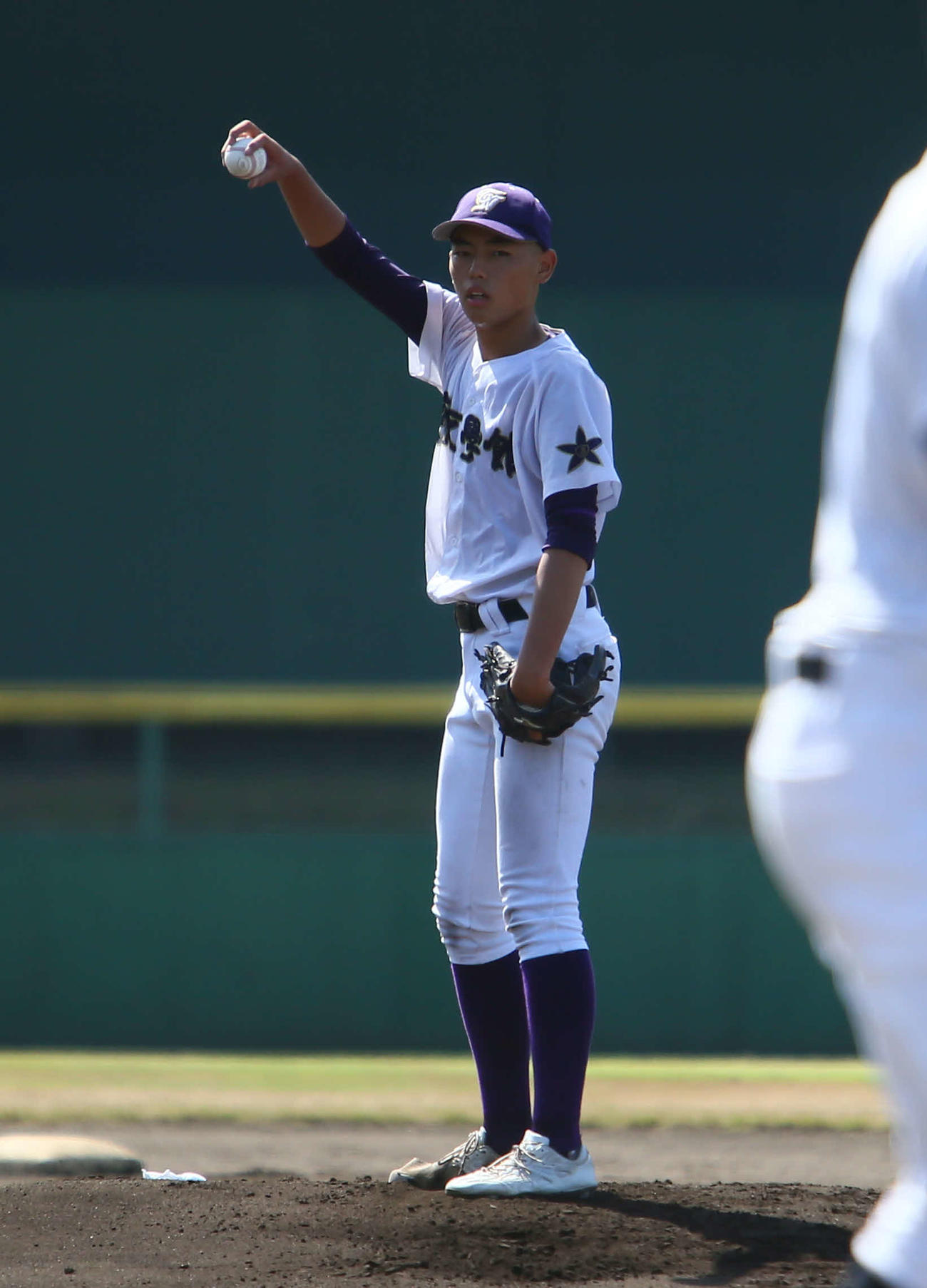 新津工対東京学館新潟　背番号1で初のベンチ入りしたエース河住は初先発で好投