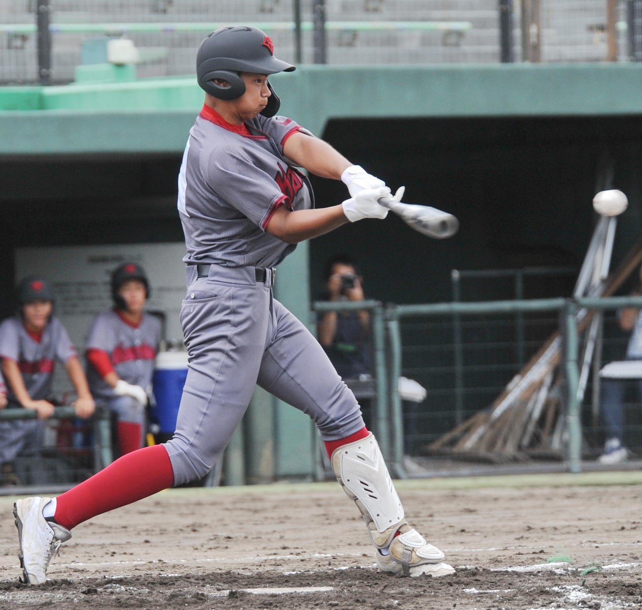 2回無死二、三塁、中前2点適時打を放つ浜松開誠館・塚田