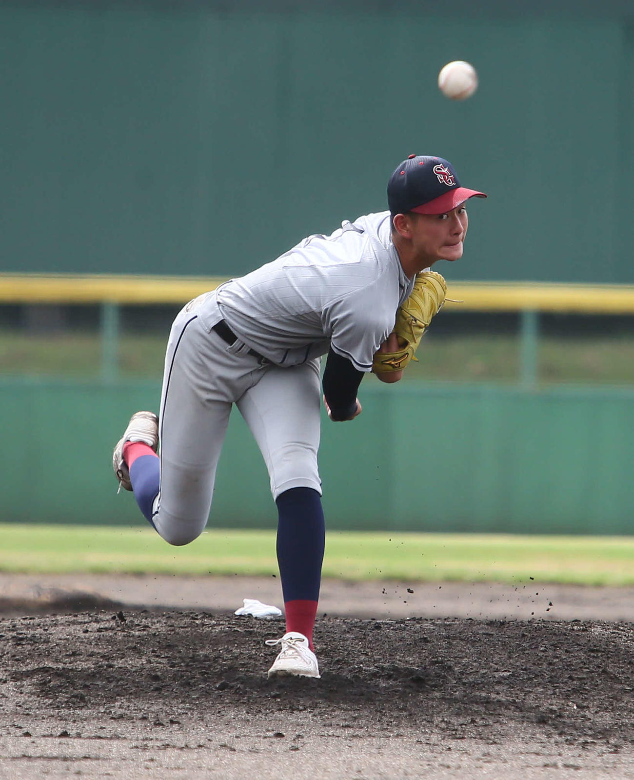 8回を無失点投球の関根学園エース佐伯は気合の入った表情