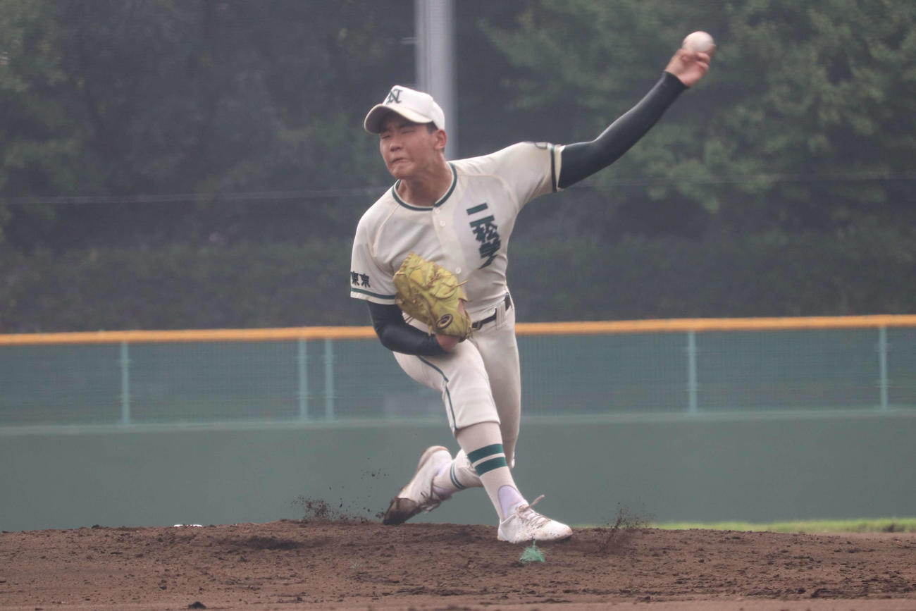 二松学舎大付－帝京　二松学舎大付、先発の祖父江（撮影・保坂淑子）