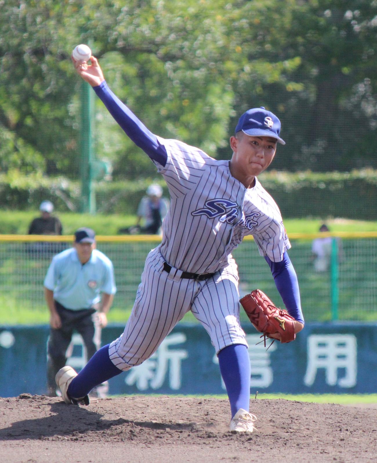 須磨翔風の先発・槙野（撮影・柏原誠）