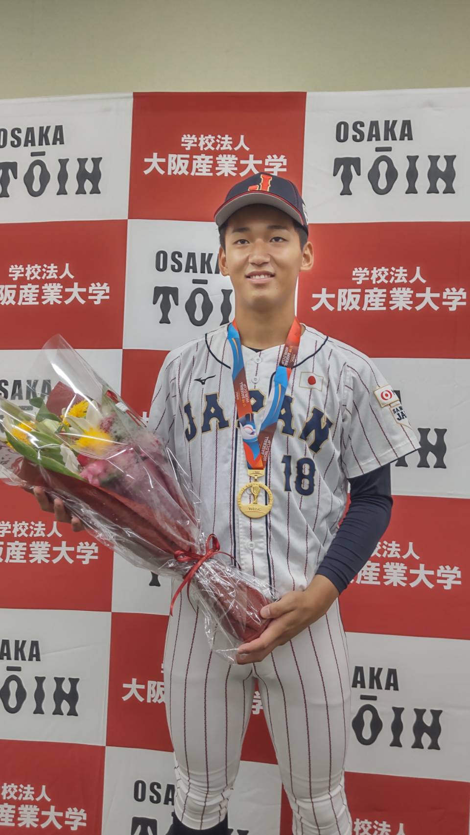 学校でU18W杯優勝報告会に出席した大阪桐蔭桐蔭・前田（撮影・柏原誠）