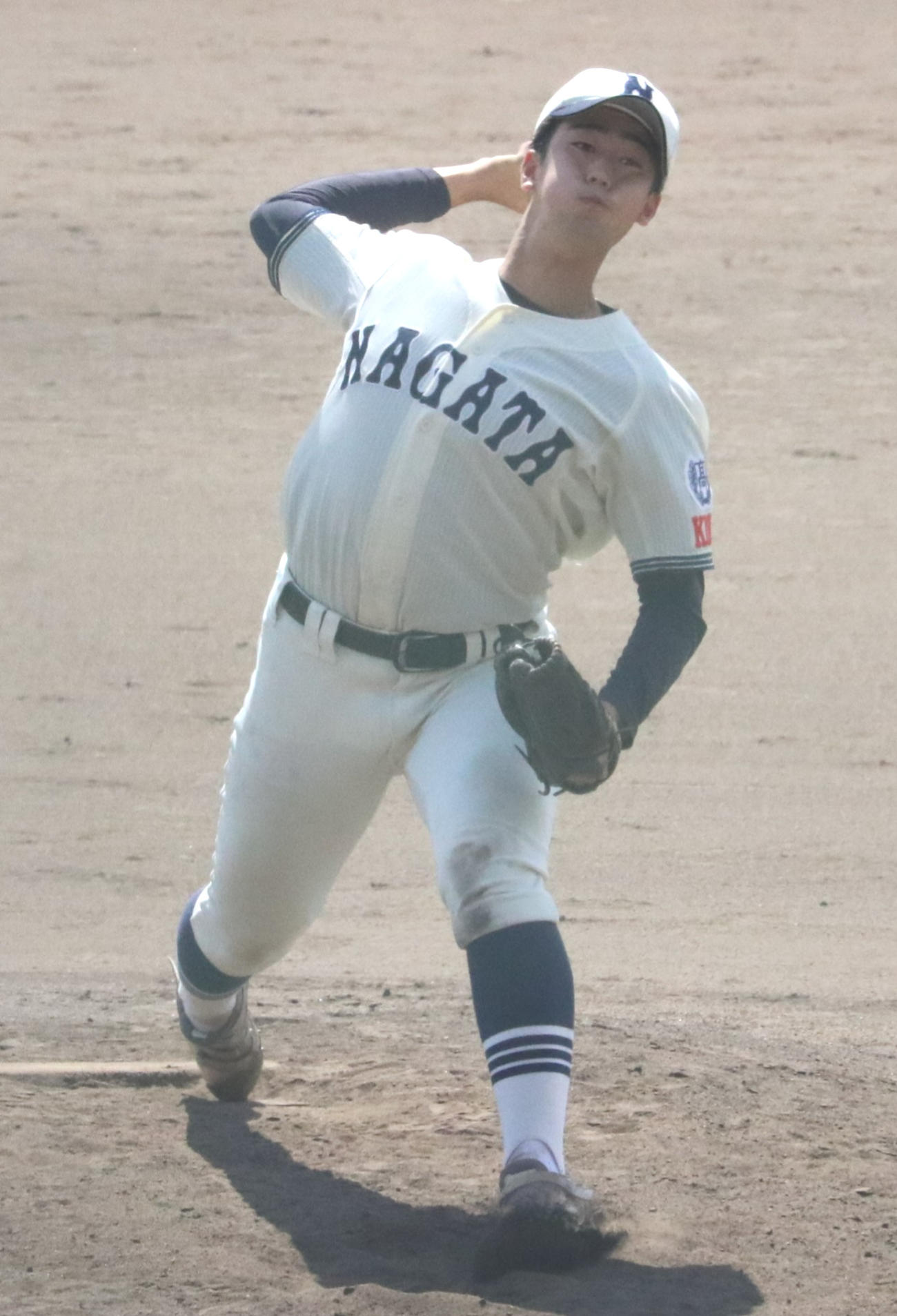 武庫之荘総合対長田　長田の松崎和真投手（2年）が2番手で力投する（撮影・林亮佑）