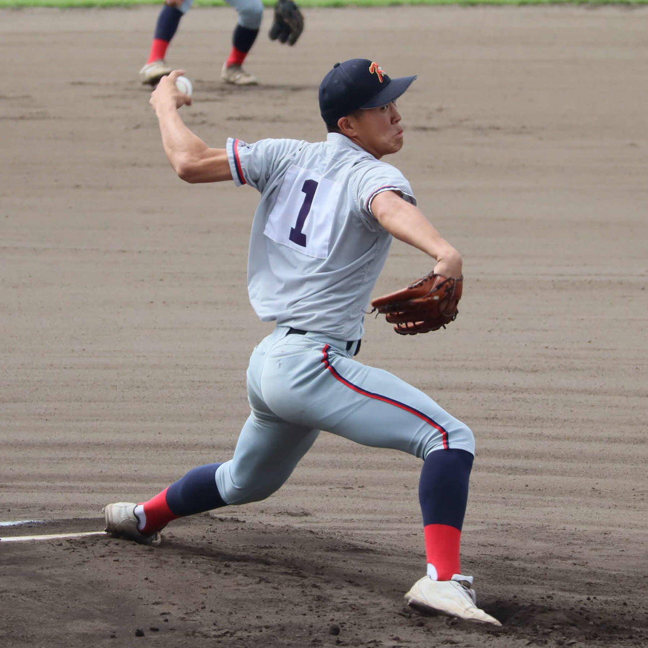 秋季京都府高校野球大会　京都国際対京都両洋　京都両洋戦に先発した京都国際の中崎琉生投手（撮影・村松万里子）