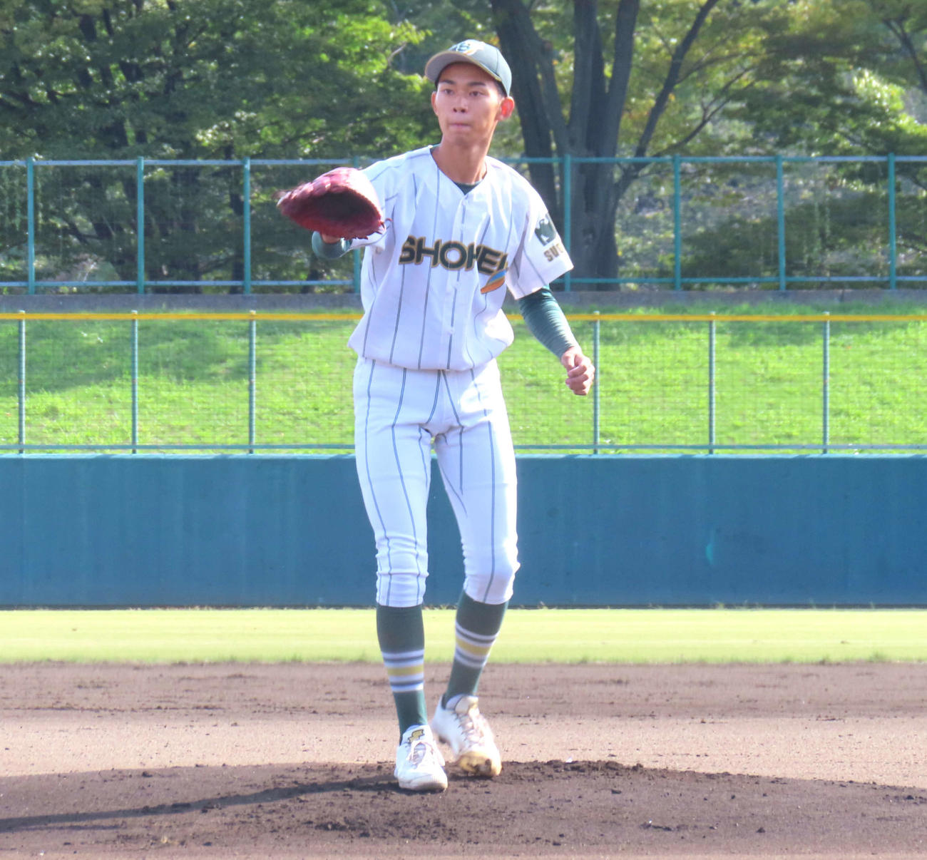 南稜対昌平　昌平先発の古賀直己投手（撮影・黒須亮）