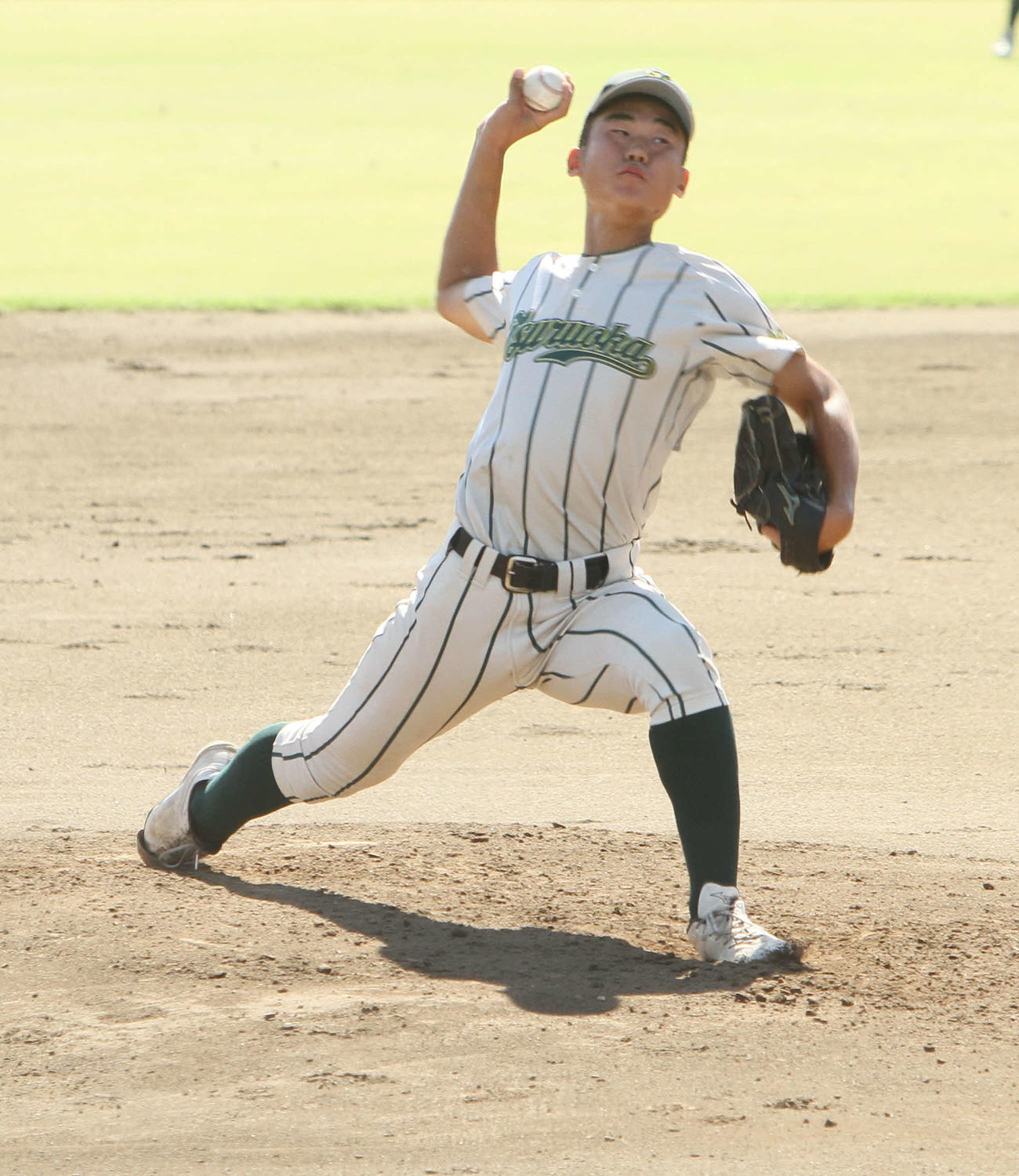 日大山形対鶴岡東　4安打2失点で完投する鶴岡東・梅沢（撮影・木村有優）