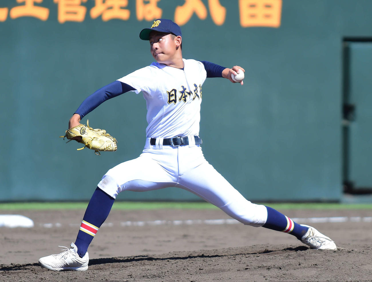 4回を無安打無失点と好投した日本文理の先発・渡部