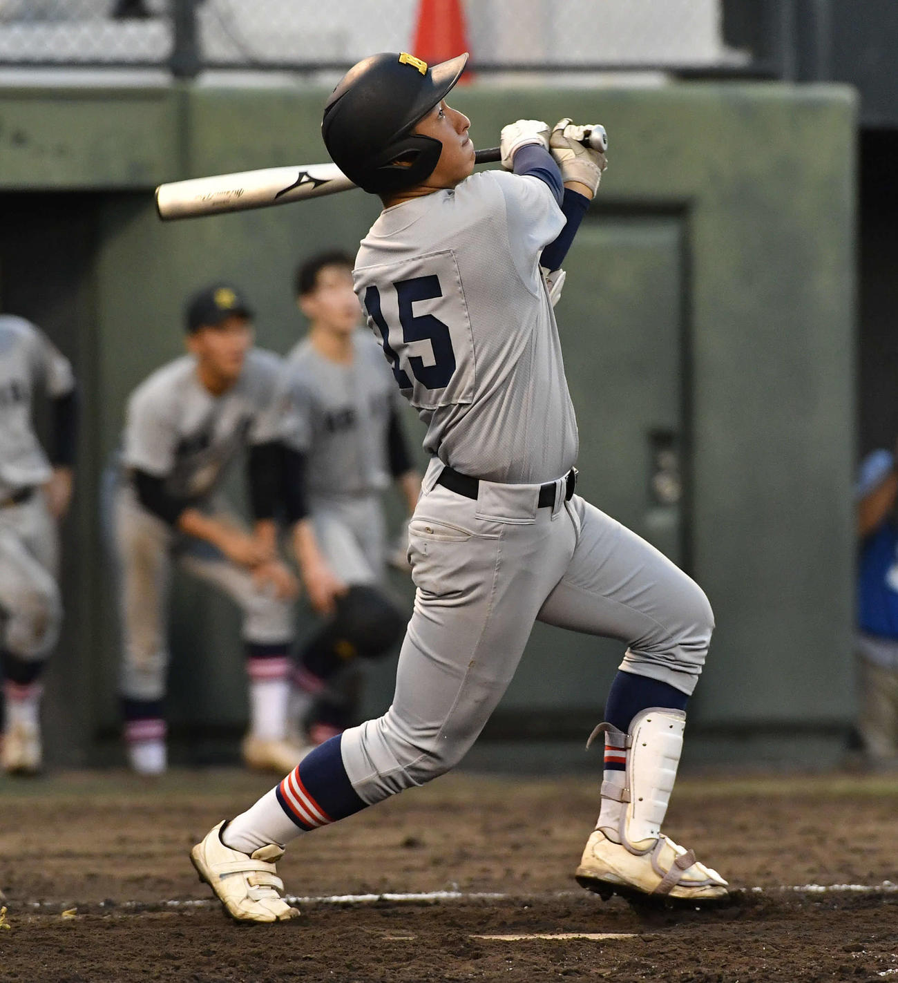 仙台育英対慶応　7回裏慶応1死、右飛に倒れる清原（撮影・岩下翔太）