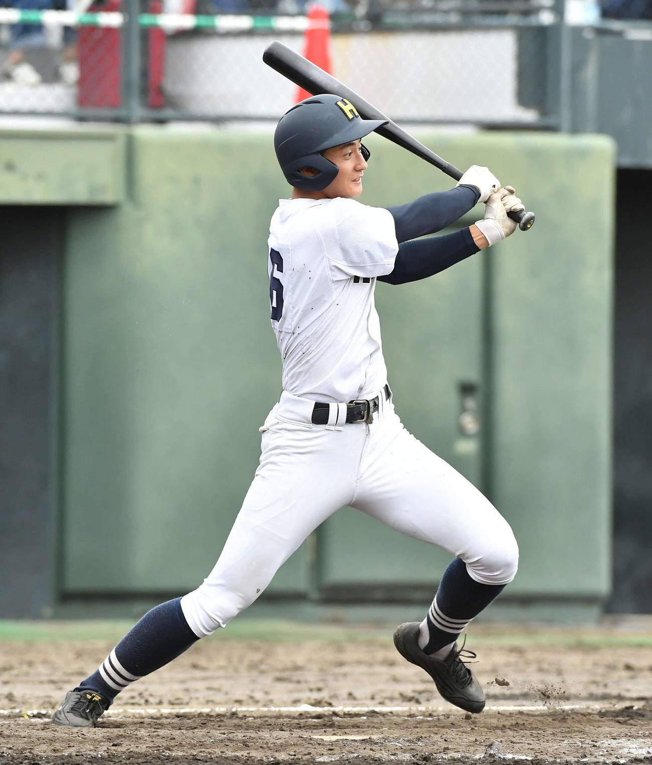 神村学園対北海　6回裏北海2死一、二塁、堀田は逆転の2点適時中三塁打を放つ（撮影・岩下翔太）