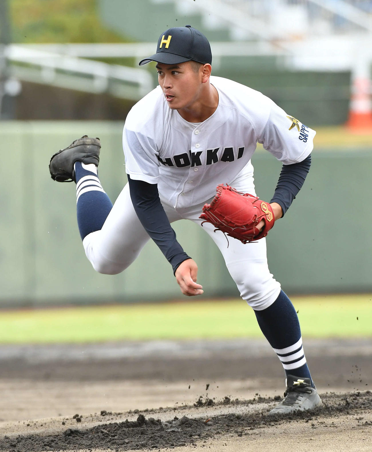 神村学園対北海　北海先発の熊谷（撮影・岩下翔太）