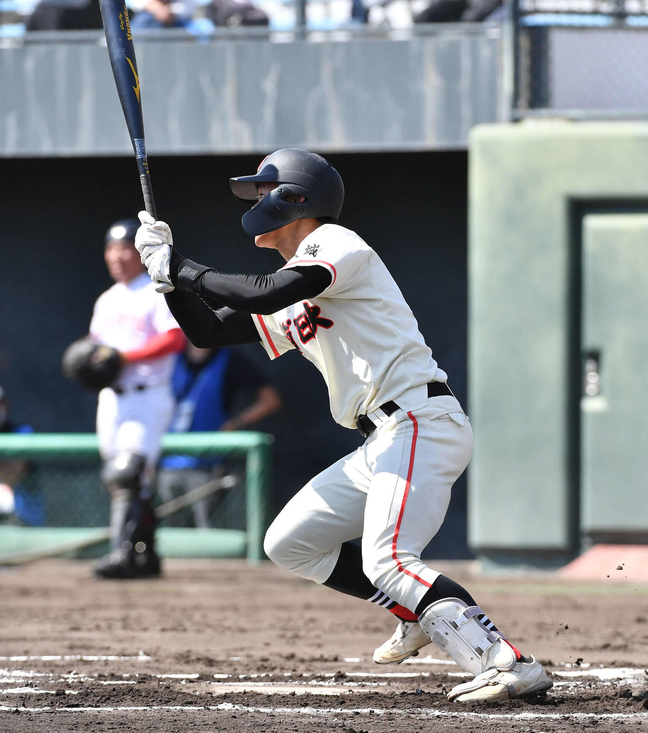 土浦日大対おかやま山陽　1回表土浦日大2死一、二塁、太刀川は先制の2点適時中二塁打を放つ（撮影・岩下翔太）
