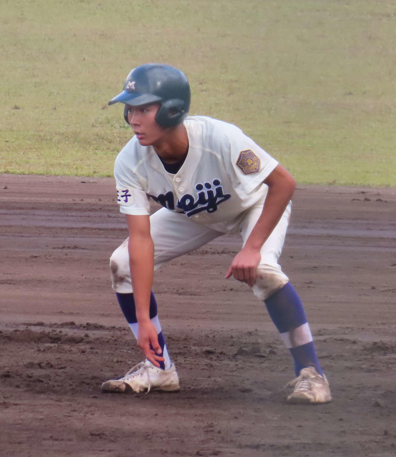 明大中野八王子対上野学園　7回1死一、三塁で勝ち越しの2点適時打を放った明大中野八王子の木下