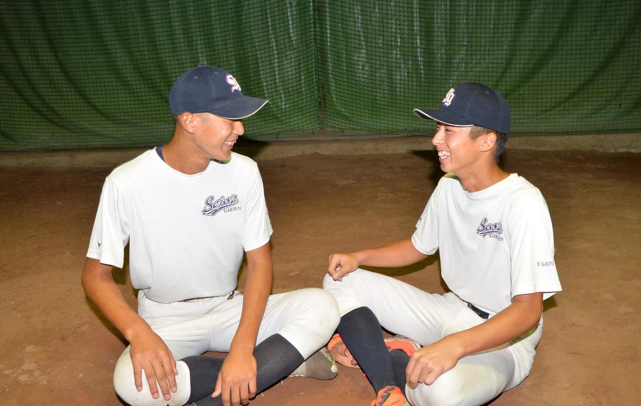 プライベートでもよく出かけるという千葉（左）と斎藤佑
