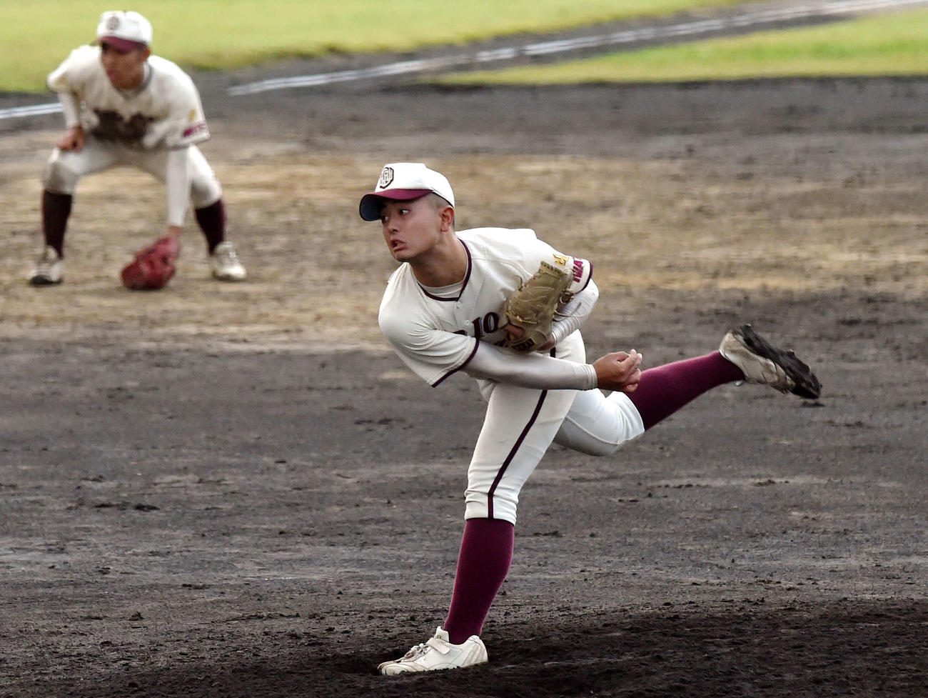 学法石川対盛岡中央　力投する盛岡中央・北田（撮影・相沢孔志）