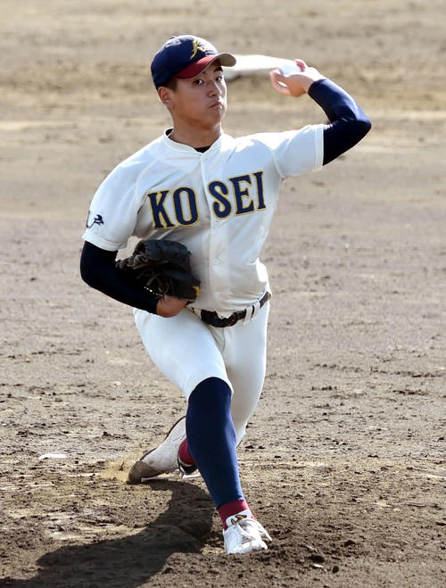 八戸学院光星対仙台一　力投する八戸学院光星・森田（撮影・相沢孔志）