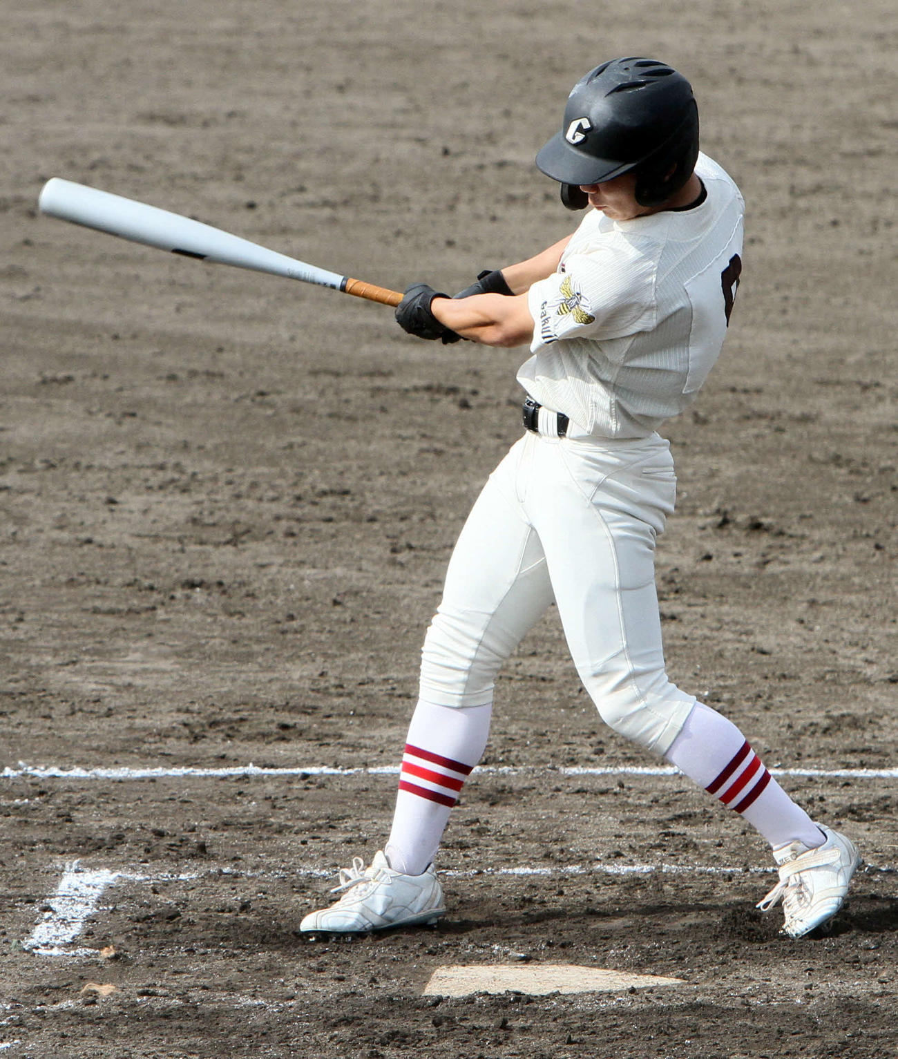 秋田修英対一関学院　3回表一関学院1死一、三塁で先制中適時二塁打を放つ山内（撮影・木村有優）