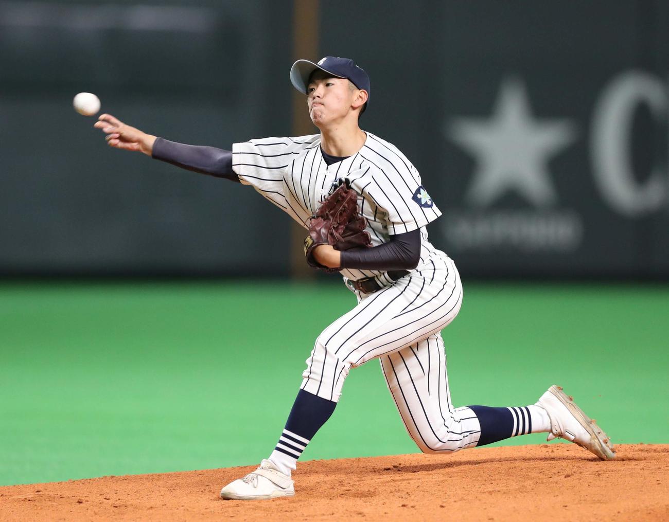 苫小牧中央対別海　力投した別海・堺（撮影・黒川智章）