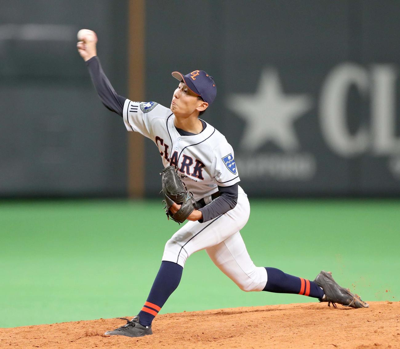 駒大苫小牧対クラーク　7回途中登板のクラーク・佐藤（撮影・黒川智章）