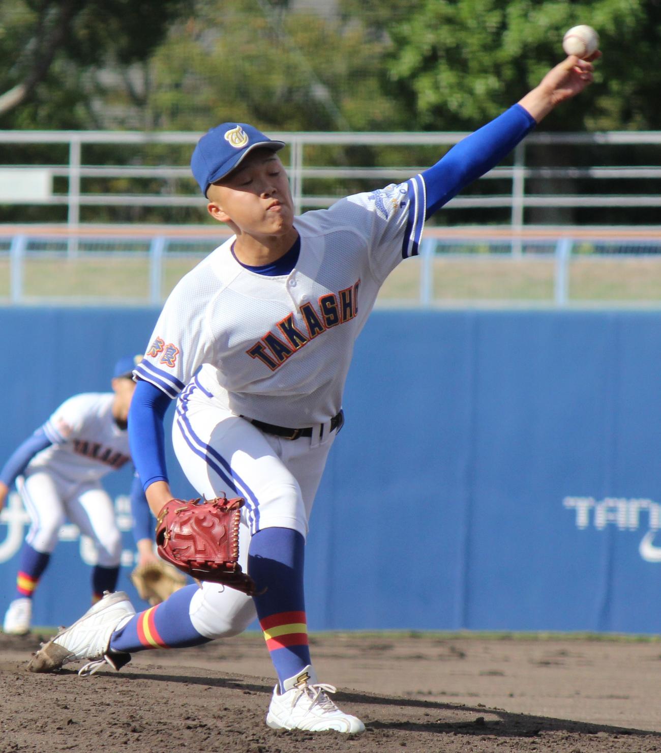 高田商の先発・仲井（撮影・柏原誠）