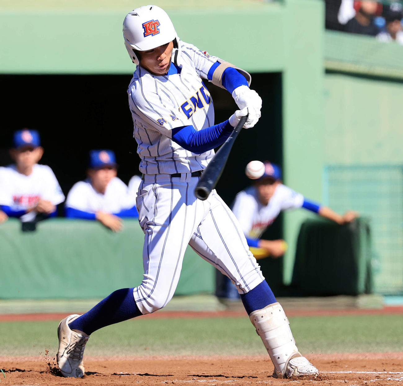 鹿島学園対健大高崎　1回裏健大高崎1死一塁、箱山は右越え適時二塁打を放つ（撮影・浅見桂子）