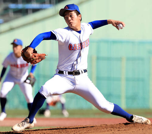 健大高崎対鹿島学園　力投する鹿島学園・中根（撮影・浅見桂子）