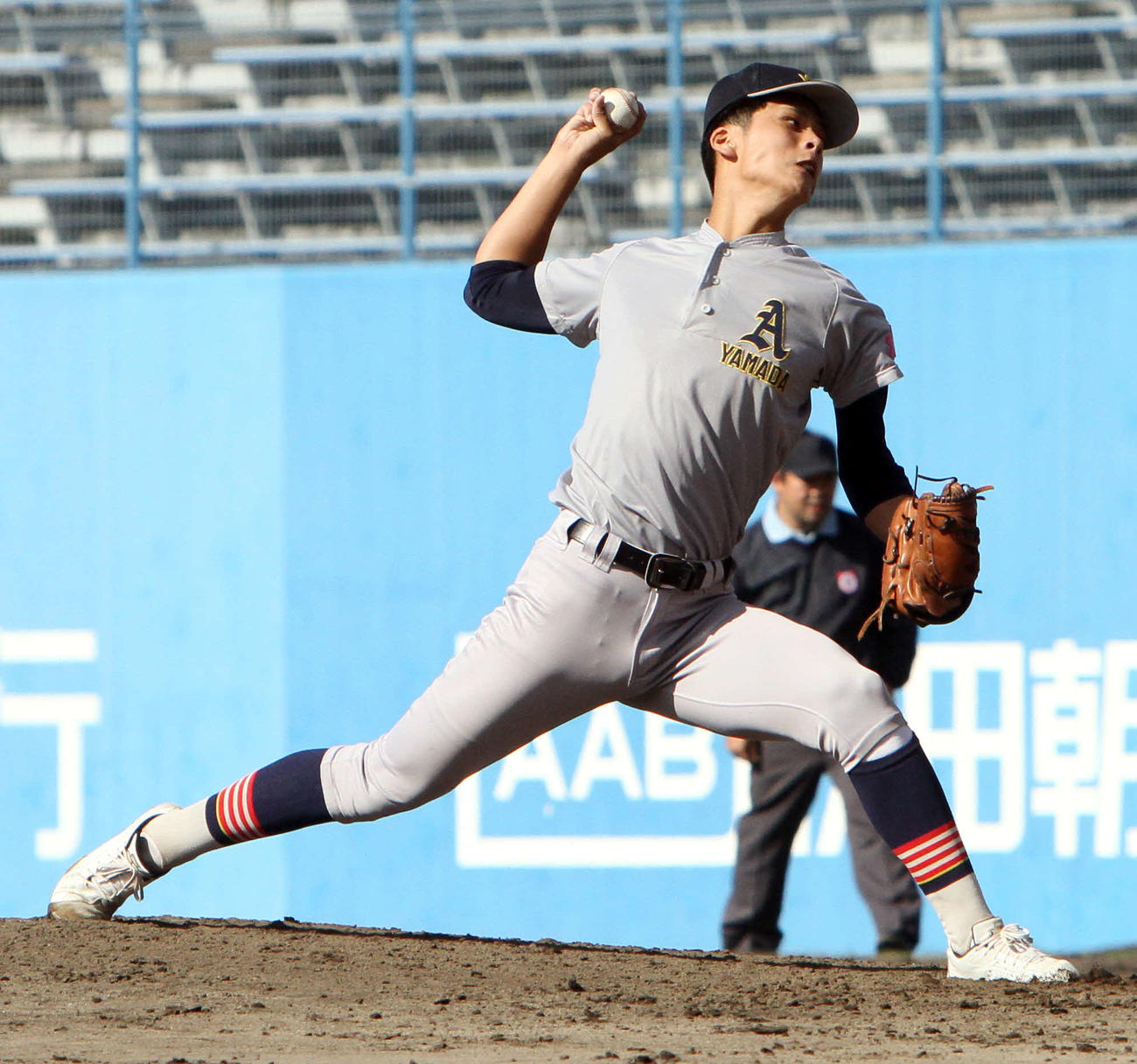 青森山田対一関学院　力投する青森山田・関（撮影・木村有優）