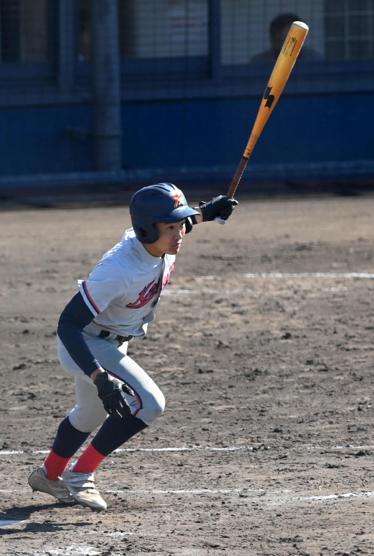 田辺対京都国際　10回裏京都国際1死満塁、沢田はサヨナラ右前適時打を放つ（撮影・前岡正明）