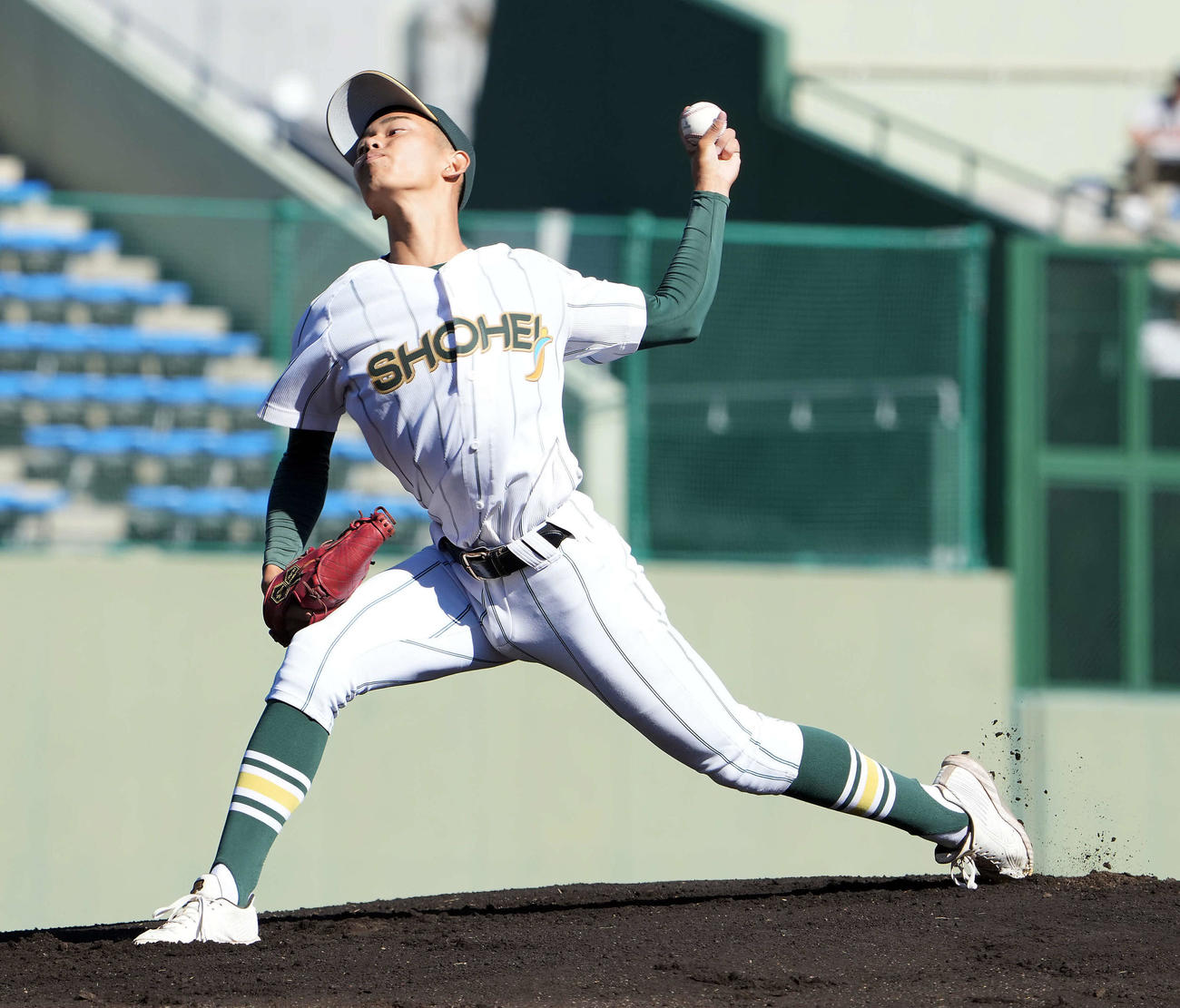 山梨学院対昌平　昌平の先発古賀（撮影・たえ見朱実）