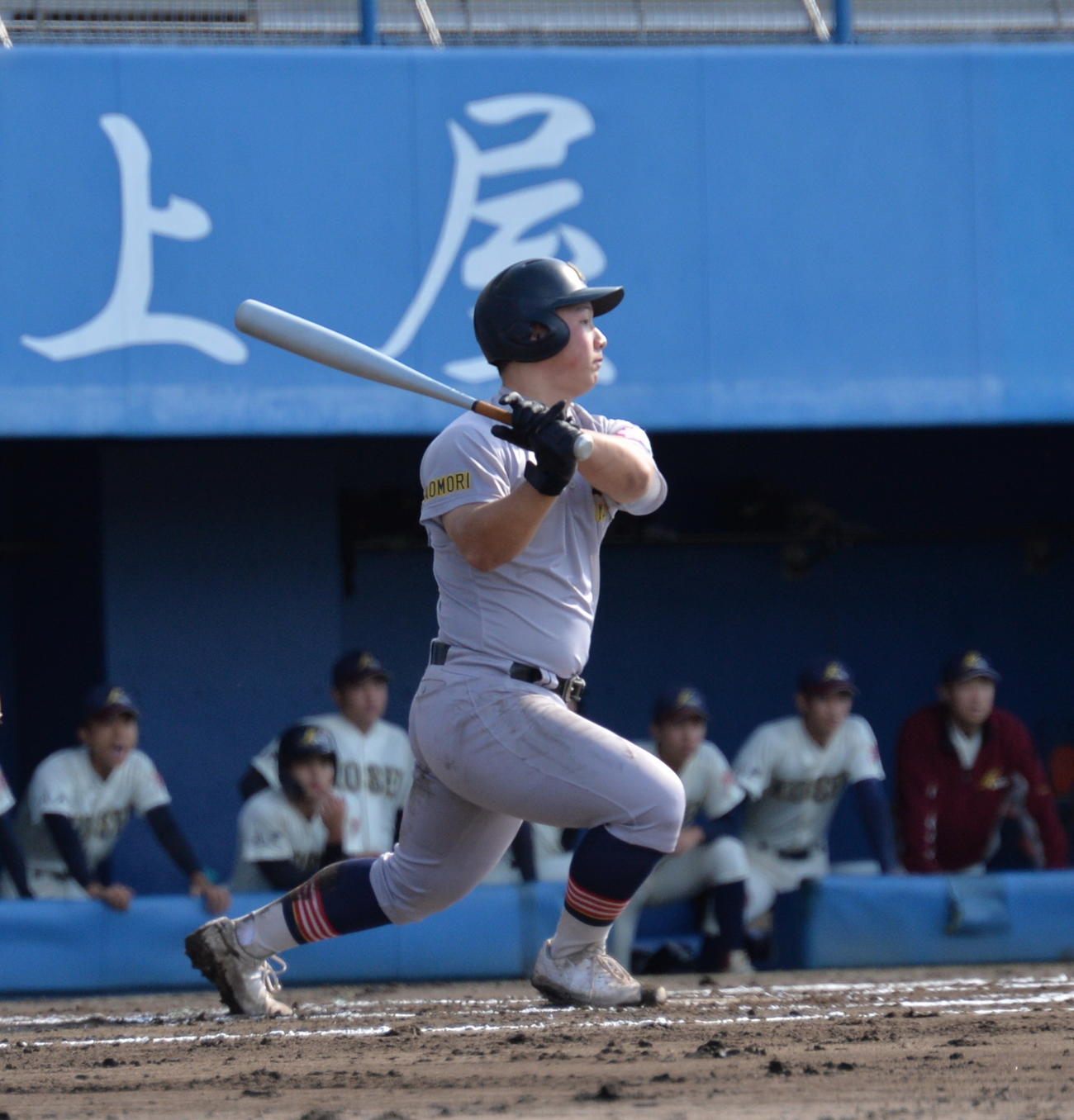 八戸学院光星対青森山田　1回2死一、二塁、右中間へ先制の2点適時二塁打を放つ青森山田・原田（撮影・濱本神威）