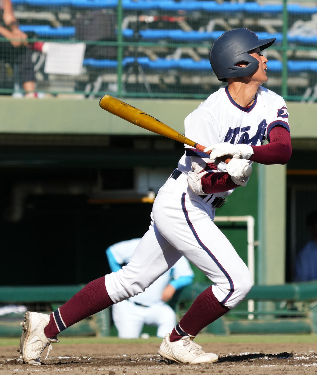 山梨学院対桐光学園　3回裏桐光学園1死三塁、中犠飛を放つ綾部（撮影・横山健太）