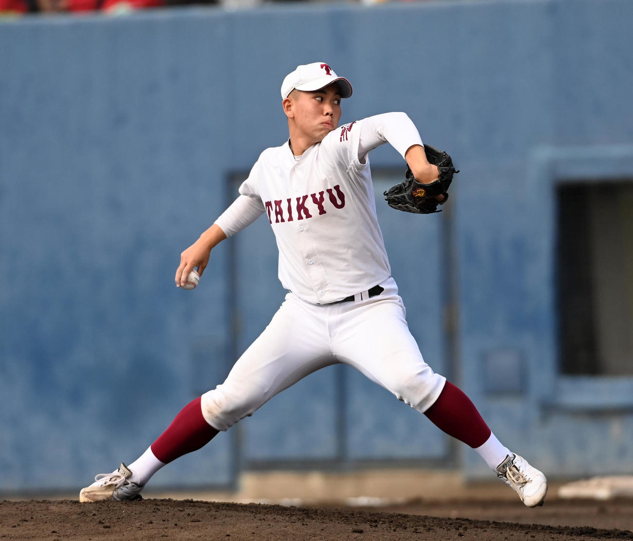 社対耐久　耐久先発の冷水（撮影・前岡正明）